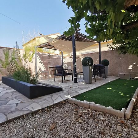 Gites Avec Grande Piscine Et Sa Terrasse Privative Bernis Dış mekan fotoğraf
