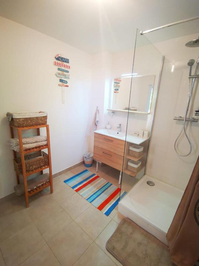 Gites Avec Grande Piscine Et Sa Terrasse Privative Bernis Dış mekan fotoğraf