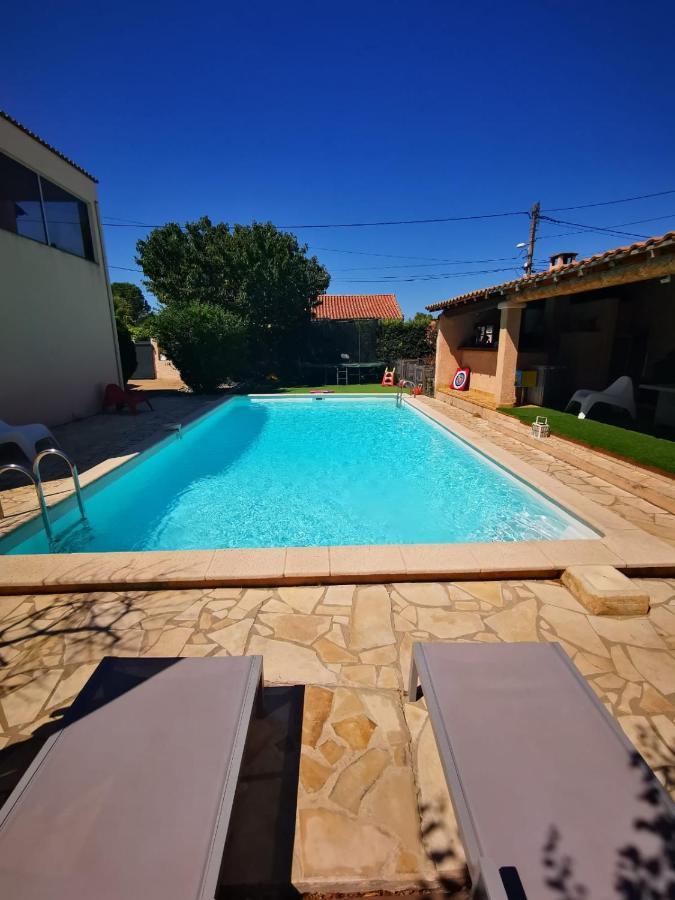 Gites Avec Grande Piscine Et Sa Terrasse Privative Bernis Dış mekan fotoğraf